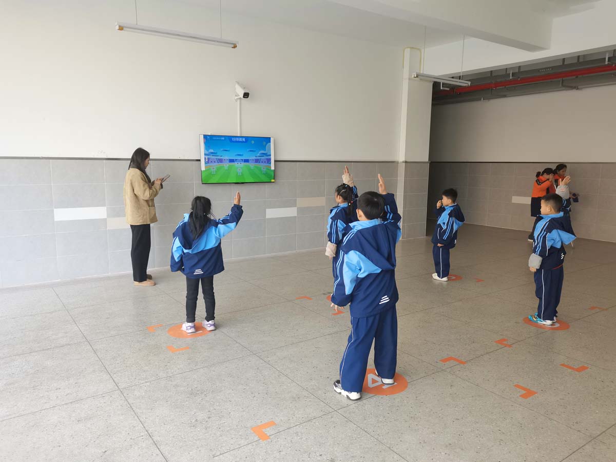 重庆义渡小学体育角.jpg